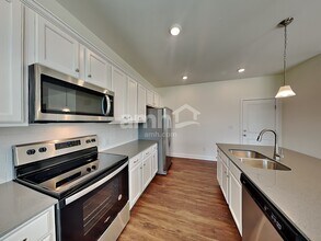 160 Hazel Pk Dr in Mooresville, NC - Building Photo - Building Photo