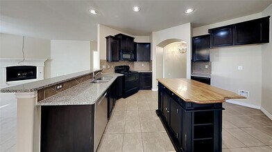 11004 SW 38th Cir in Mustang, OK - Building Photo - Building Photo