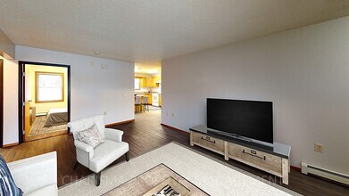 3506 S Sertoma Ave in Sioux Falls, SD - Building Photo - Building Photo