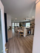 21142 Surfwood Ln in Huntington Beach, CA - Building Photo - Building Photo