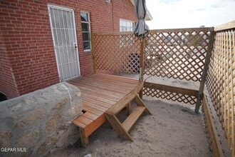 1226 Huckleberry St in El Paso, TX - Building Photo - Building Photo