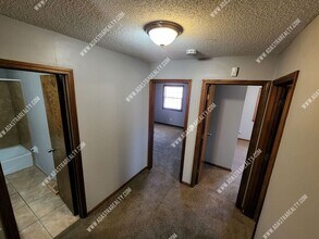 11802 E 60 St in Kansas City, MO - Building Photo - Building Photo