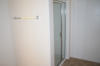 6868 Sky Pointe Dr in Las Vegas, NV - Foto de edificio - Building Photo