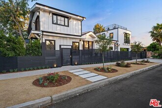 12672 Stanwood Dr in Los Angeles, CA - Building Photo - Building Photo