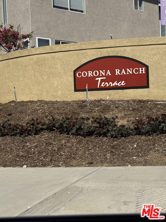 1240 Mirasol Ln in Corona, CA - Building Photo