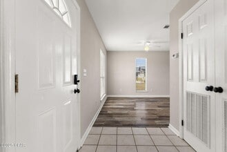 9110 Sunshine Dr in Youngstown, FL - Building Photo - Building Photo