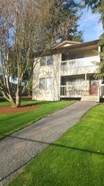 1002 E Marine View Dr in Everett, WA - Building Photo