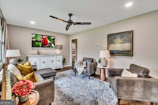 597 South Gordon Rd SW in Mableton, GA - Building Photo