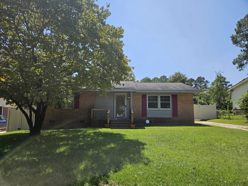 5483 Lazybrook Ct in Fayetteville, NC - Building Photo