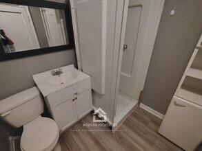 1506 Walnut St, Unit 2 in Anderson, IN - Foto de edificio - Building Photo