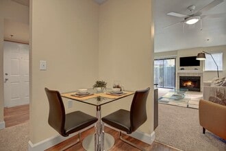 Foster Greens in Tukwila, WA - Foto de edificio - Building Photo