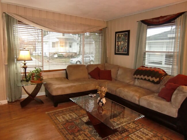 709 St Charles Ct in Royal Oak, MI - Building Photo - Building Photo