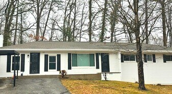 1316 Woodmore Dr NW in Cleveland, TN - Building Photo