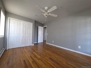 657 N Delaware Ave in Lindenhurst, NY - Building Photo - Building Photo