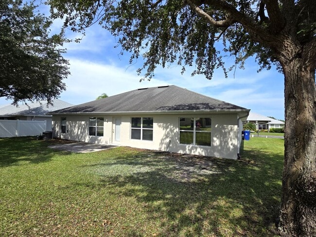 116 Drake Way in Sebastian, FL - Building Photo - Building Photo