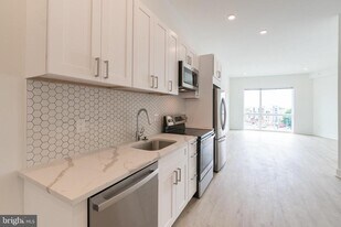 1622 Point Breeze Ave in Philadelphia, PA - Building Photo