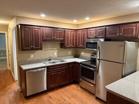 1824 7th Ave, Unit 1824 apt 1 in Huntington, WV - Building Photo