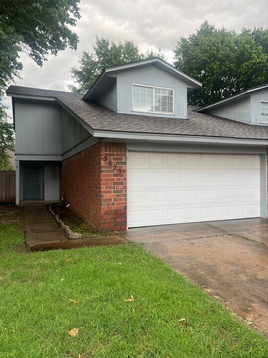 3823 Quail Run Cir in Norman, OK - Building Photo