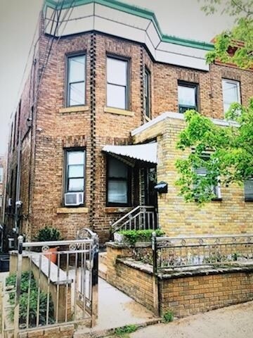 property at 1112 27th St