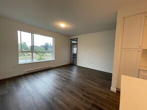 16633-16624 305 in Surrey, BC - Building Photo - Building Photo