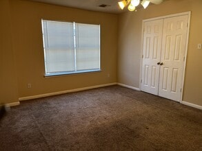 11811 Chetman Dr, Unit A in Houston, TX - Foto de edificio - Building Photo