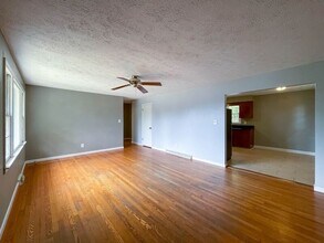 58 Longview Rd in Asheville, NC - Building Photo - Building Photo