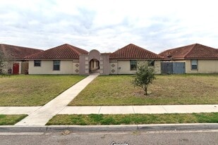 207 S Ridge Ln, Unit 3 in San Juan, TX - Building Photo