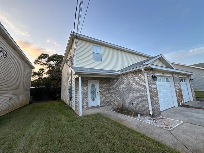 2127 Tom St in Navarre, FL - Building Photo - Building Photo