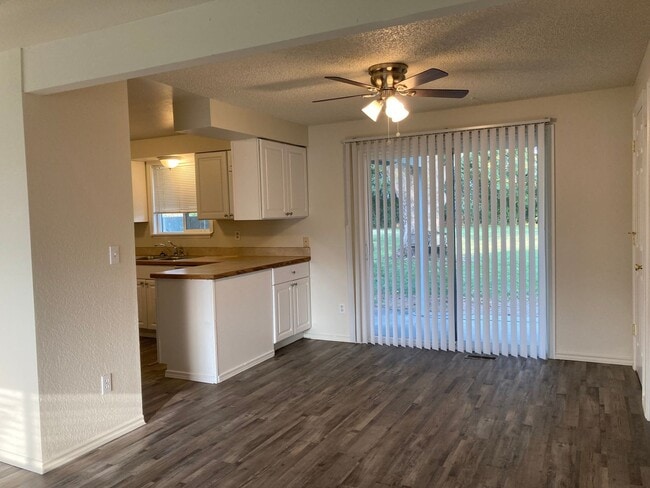 property at 3804 S Cascade St