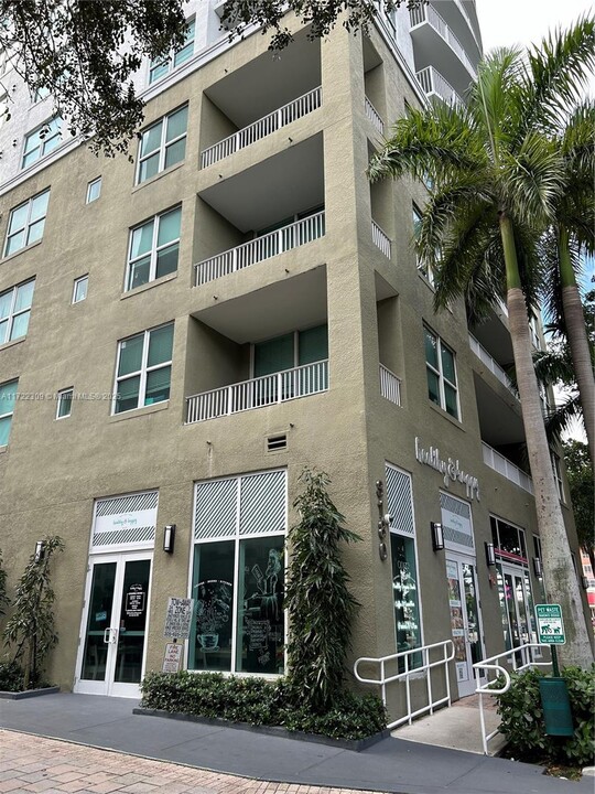 3180 SW 22nd St in Miami, FL - Building Photo