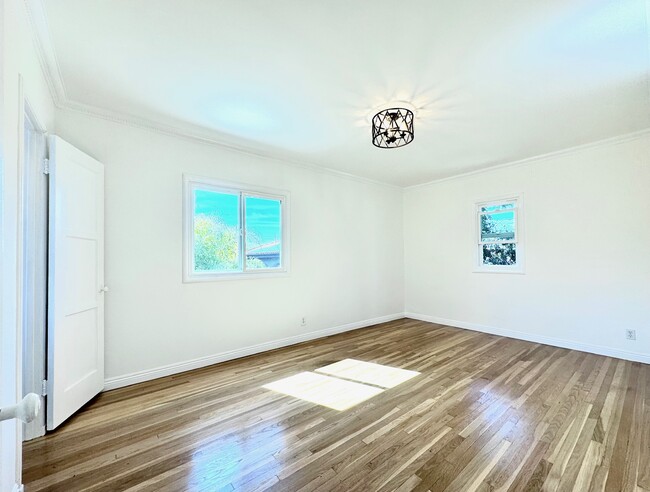 2406 Edgewater Ter in Los Angeles, CA - Foto de edificio - Building Photo