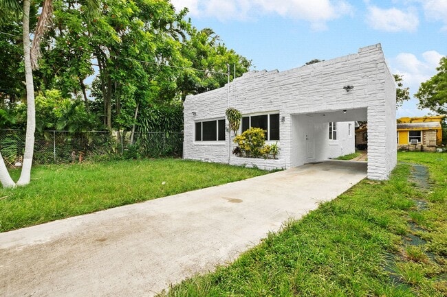 7770 NW 9th Ave in Miami, FL - Building Photo - Building Photo