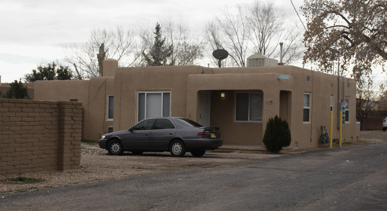 2248 Matthew Ave NW in Albuquerque, NM - Building Photo