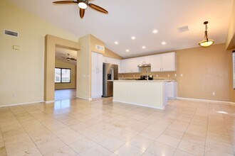 4643 E Goldfinch Gate Ln in Phoenix, AZ - Building Photo - Building Photo