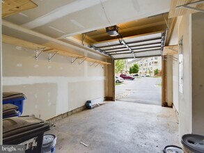 6479 Jack Linton Dr S in Frederick, MD - Building Photo - Building Photo