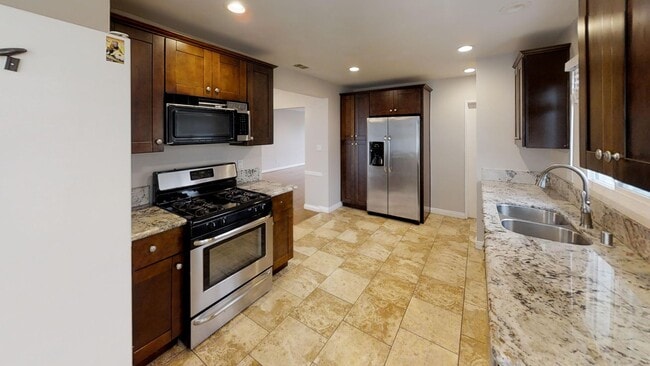 property at 4940 Rockford Dr