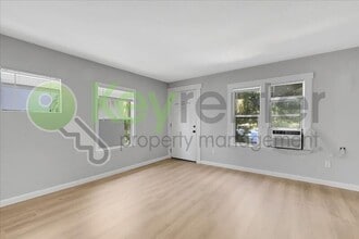 2611 Alhambra Blvd in Sacramento, CA - Foto de edificio - Building Photo