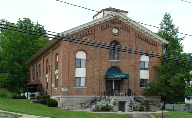 102 W Main St in Camillus, NY - Building Photo - Building Photo