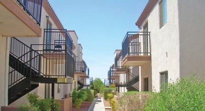 Cota Apartments in Thatcher, AZ - Foto de edificio - Building Photo