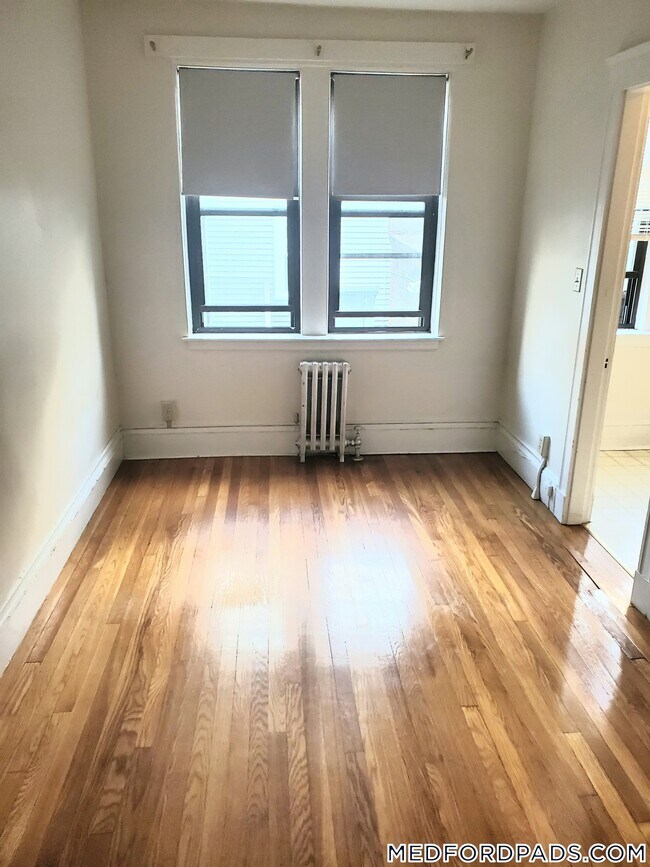 53 Fellsway W, Unit 7 in Medford, MA - Foto de edificio - Building Photo