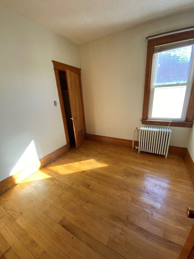 5 Bartlett St