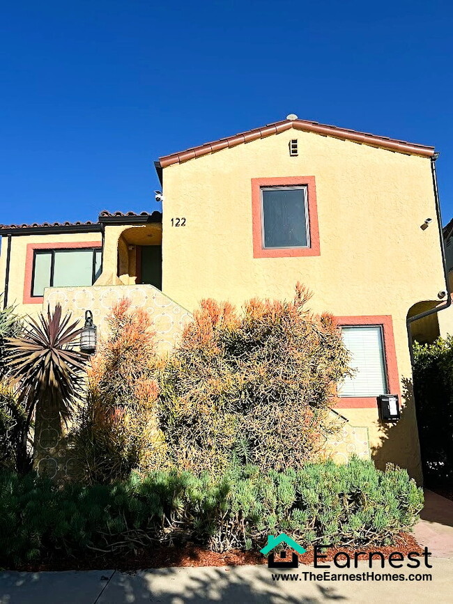 property at 122 N Harper Ave