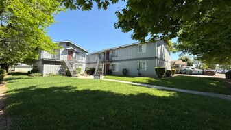 1875 5th St in Sanger, CA - Building Photo