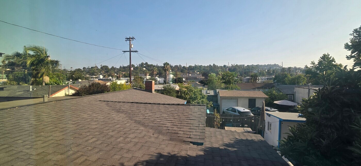 1530 N Ave 45 in Los Angeles, CA - Foto de edificio