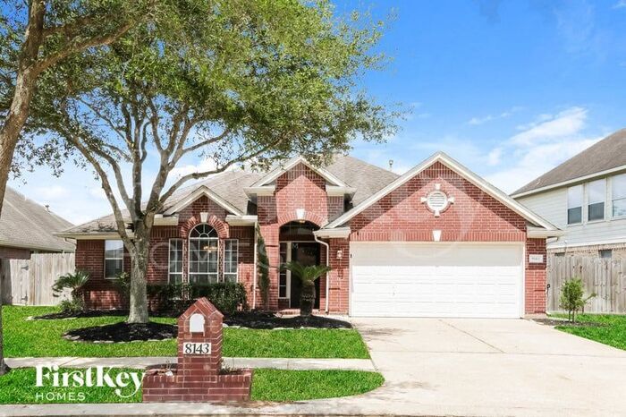 8143 Dune Brook Dr in Houston, TX - Building Photo