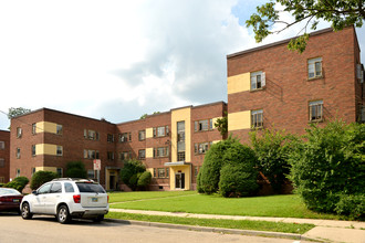 Glenwood Apartments in Cincinnati, OH - Building Photo - Building Photo