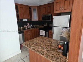 9483 SW 76th St in Miami, FL - Building Photo - Building Photo