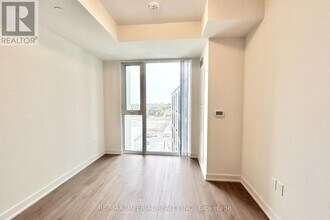 5858 Yonge St in Toronto, ON - Building Photo - Building Photo