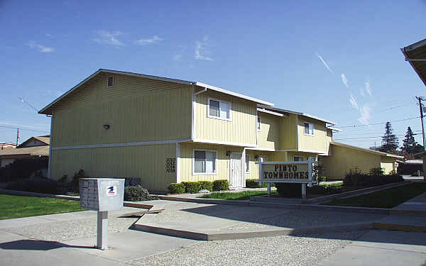 Pinto Townhomes in Ceres, CA - Foto de edificio - Building Photo