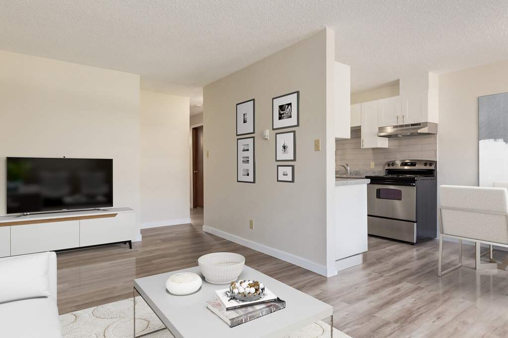 Casa Linda in Medicine Hat, AB - Building Photo